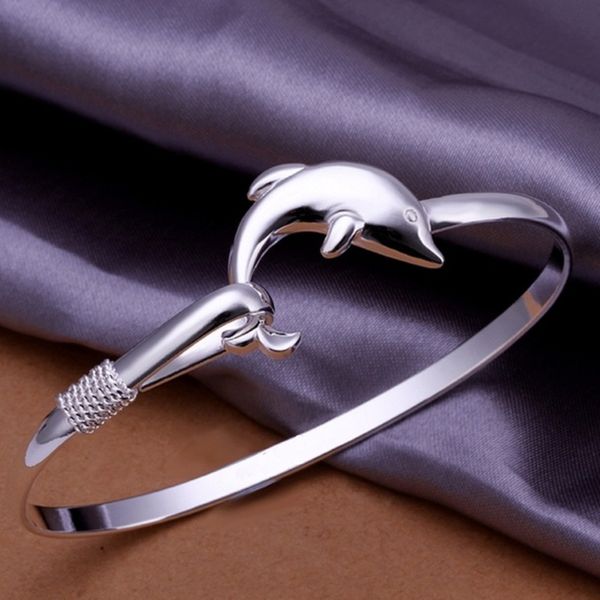 Brazalete tipo delfín color plata