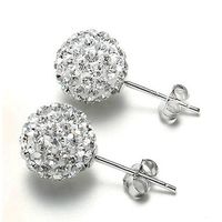 Aretes tipo bolita brillosos 